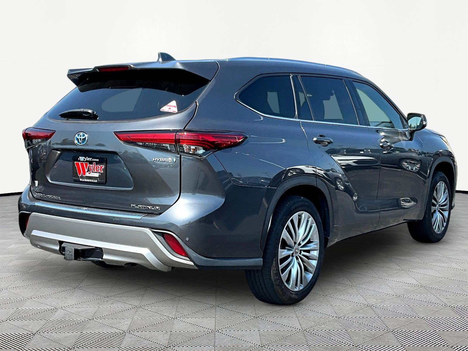 Used 2022 Toyota Highlander Platinum FWD image 6