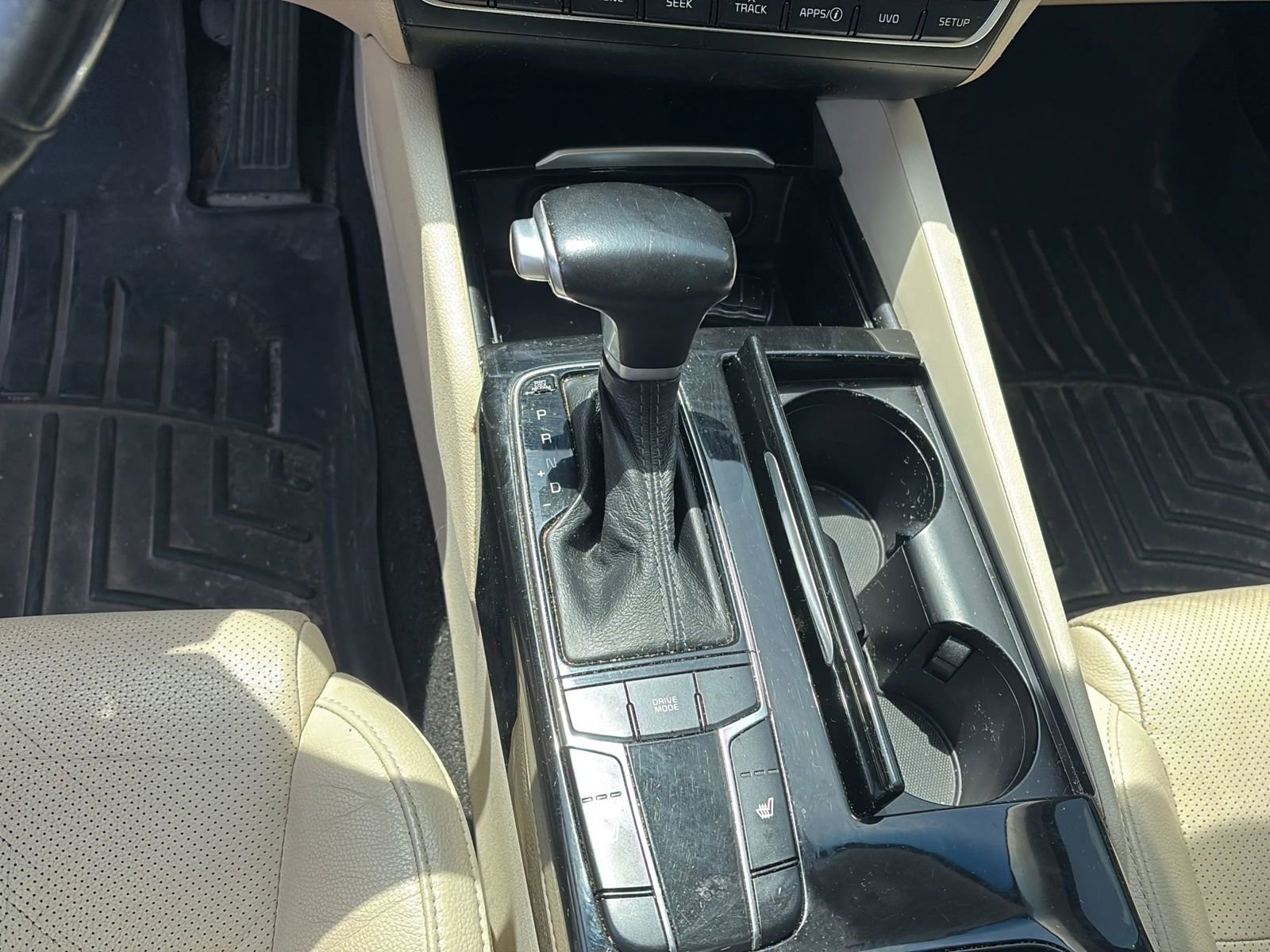 Used 2017 Kia Cadenza Premium FWD image 22