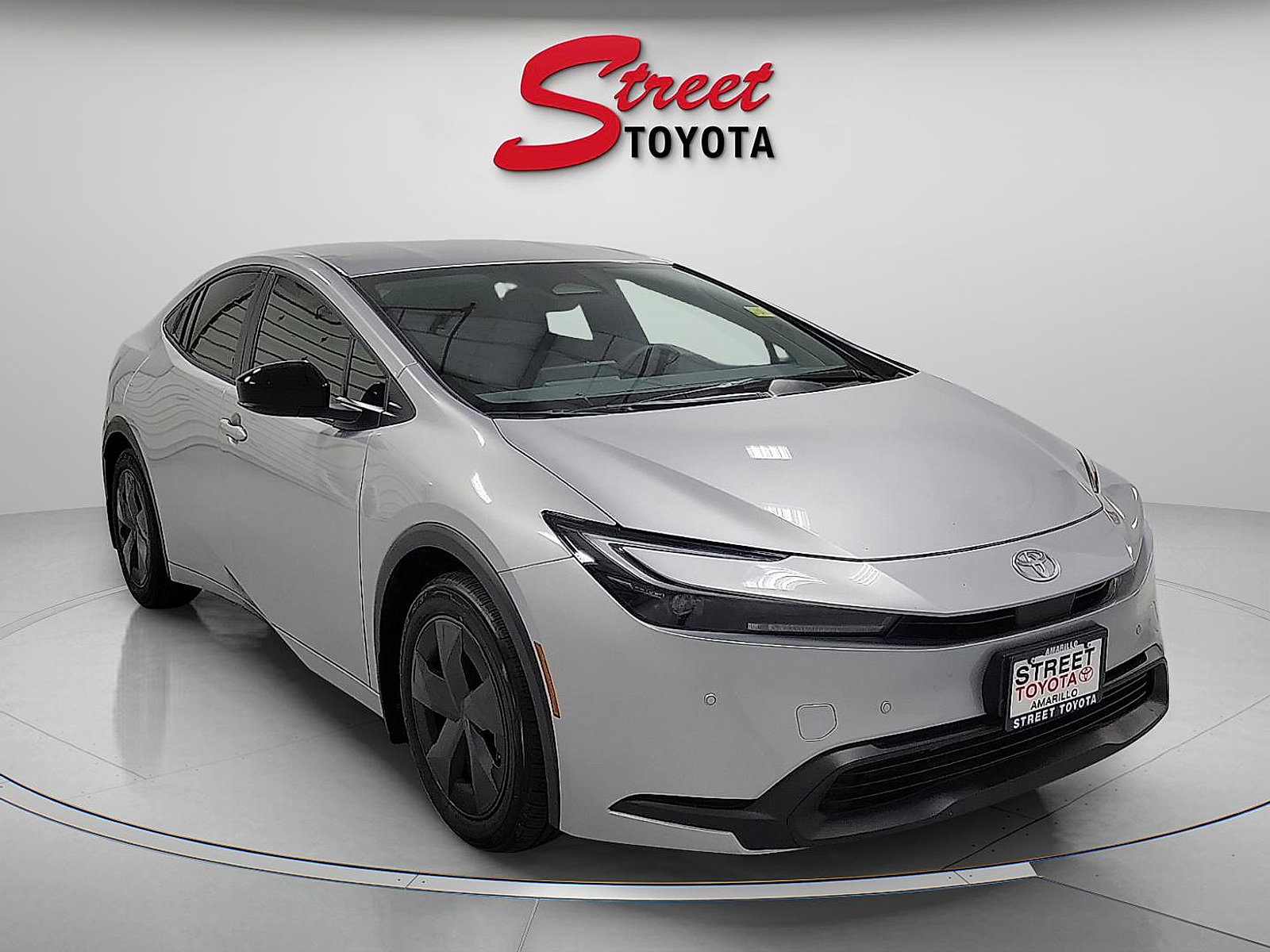 Certified 2025 Toyota Prius LE FWD image 5