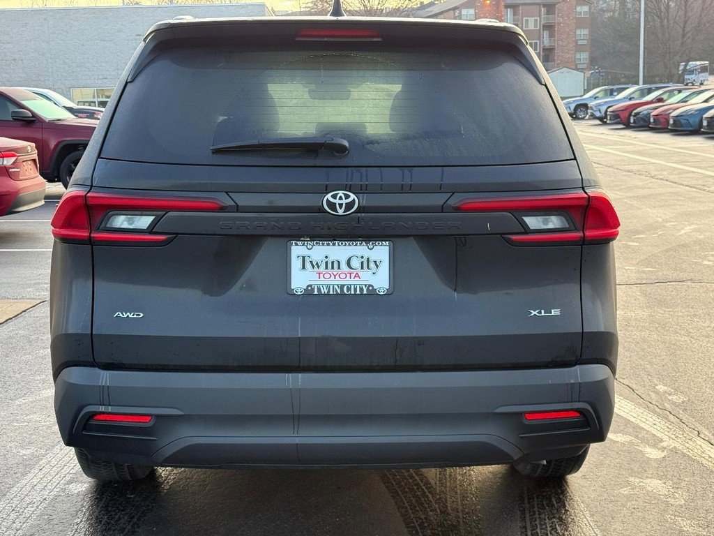 Certified 2025 Toyota Grand Highlander AWD image 5