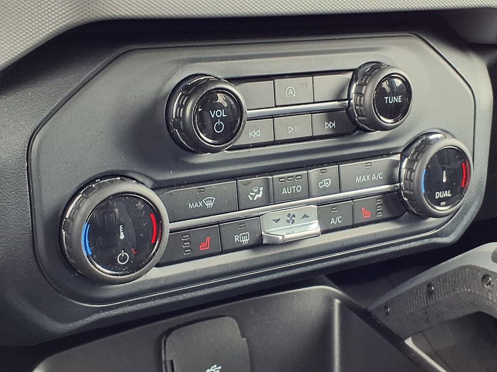 Used 2022 Ford Bronco Big Bend w/ Sasquatch Package image 13