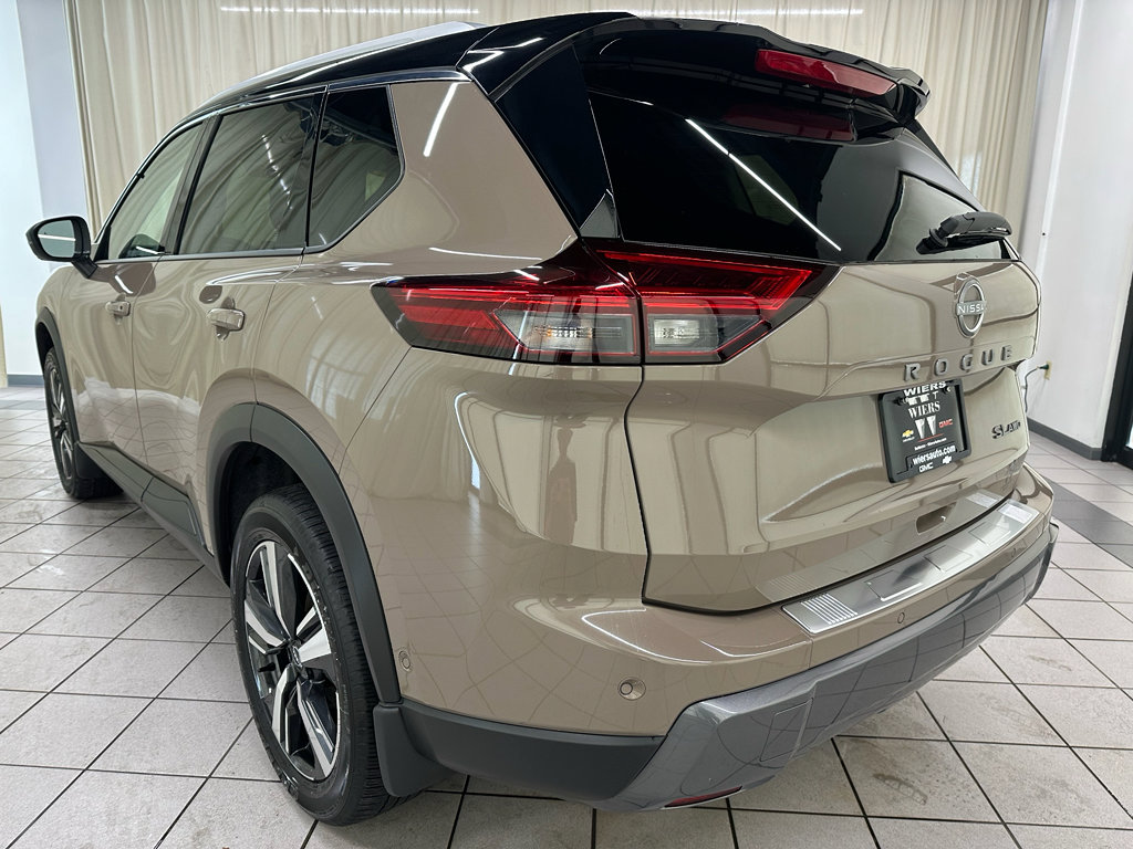 Used 2025 Nissan Rogue SL w/ Tech Package AWD/4WD image 9