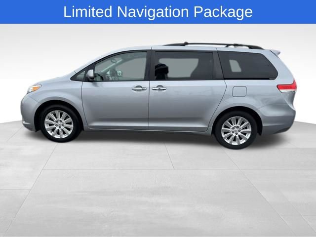 Used 2011 Toyota Sienna Limited w/ Premium Pkg image 7