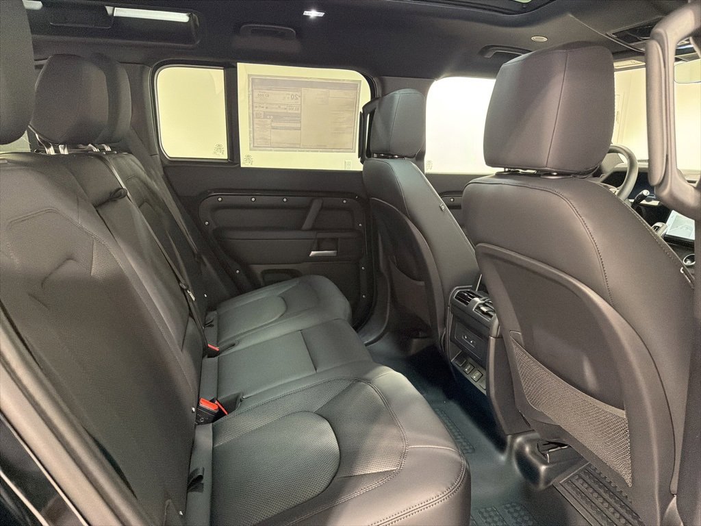 New 2026 Land Rover Defender 110 X-Dynamic SE image 28
