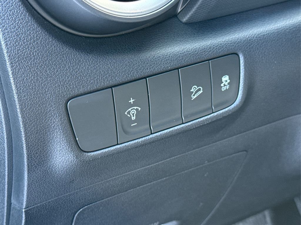 Certified 2023 Hyundai Kona SEL w/ Convenience Package image 30