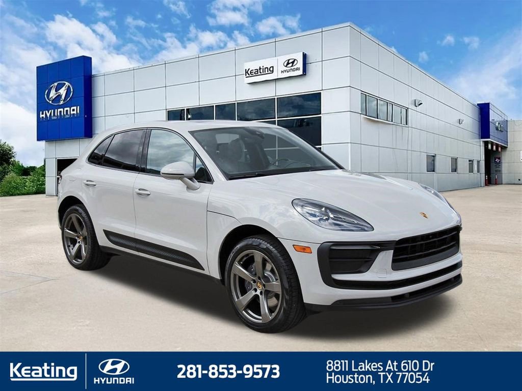 Used 2022 Porsche Macan image 3