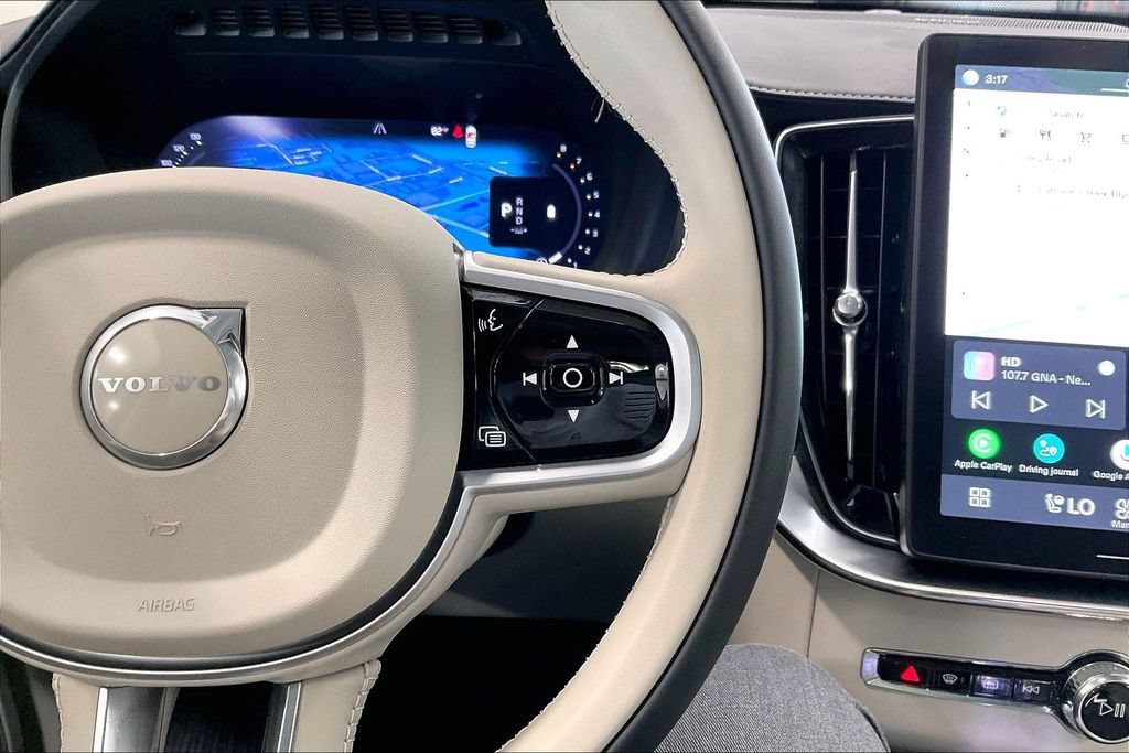 Certified 2025 Volvo XC90 B5 Ultra AWD/4WD image 13
