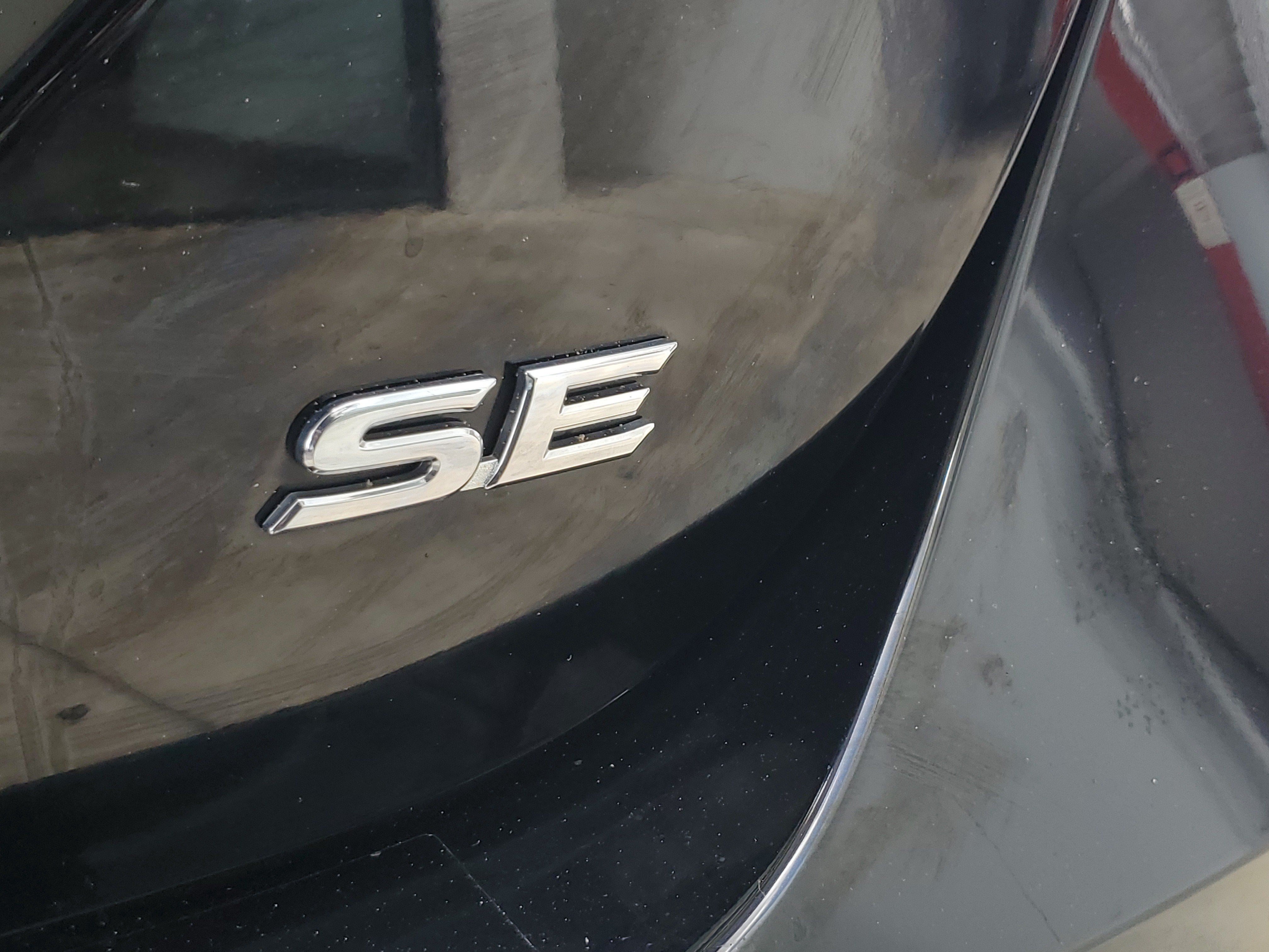 Used 2022 Toyota Camry SE FWD image 8