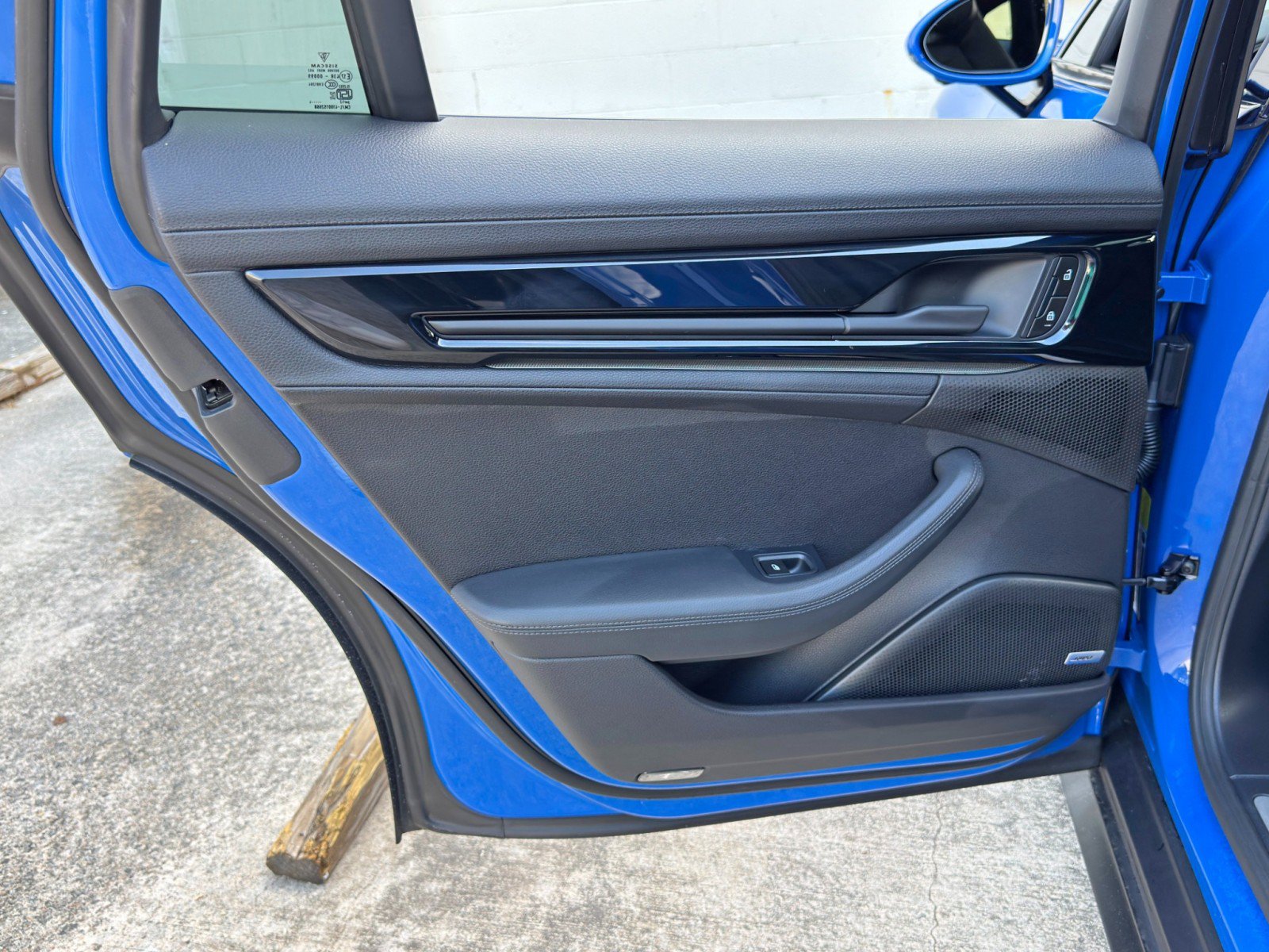 Used 2025 Porsche Panamera w/ Premium Package RWD image 45