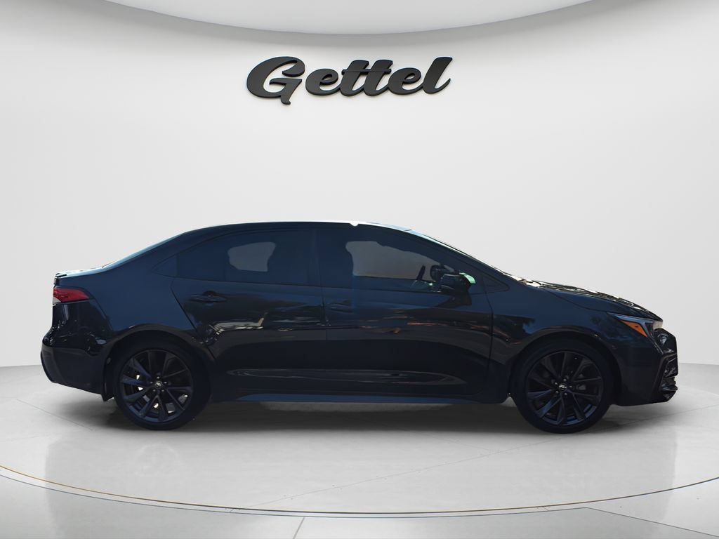 Used 2025 Toyota Corolla SE w/ Convenience Package FWD image 4