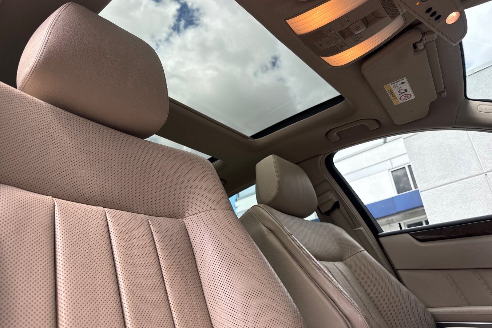 Used 2014 Mercedes-Benz E 350 4MATIC Sedan image 20