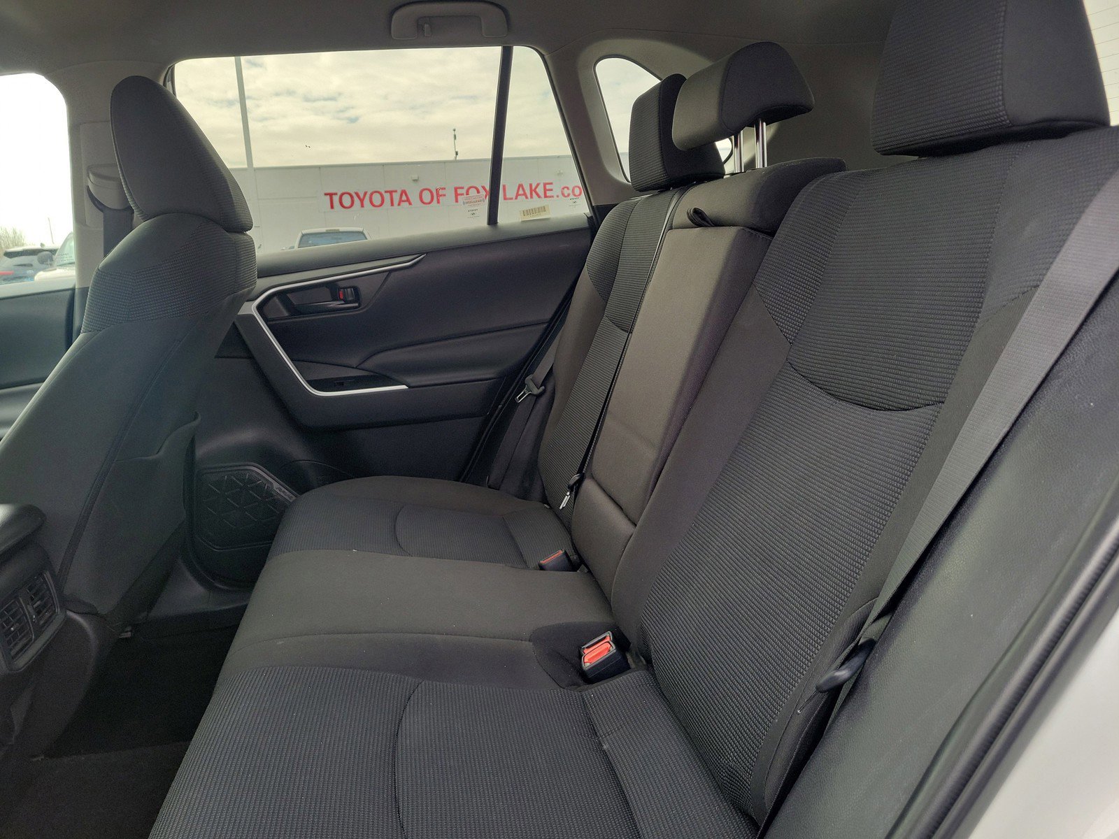 Used 2024 Toyota RAV4 LE FWD image 9