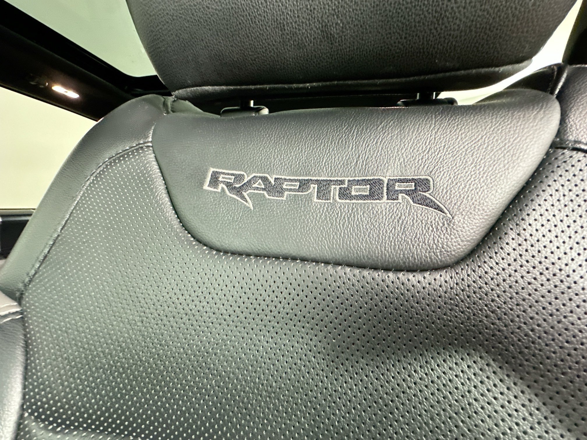 Used 2018 Ford F150 Raptor w/ Equipment Group 802A Luxury AWD/4WD image 37