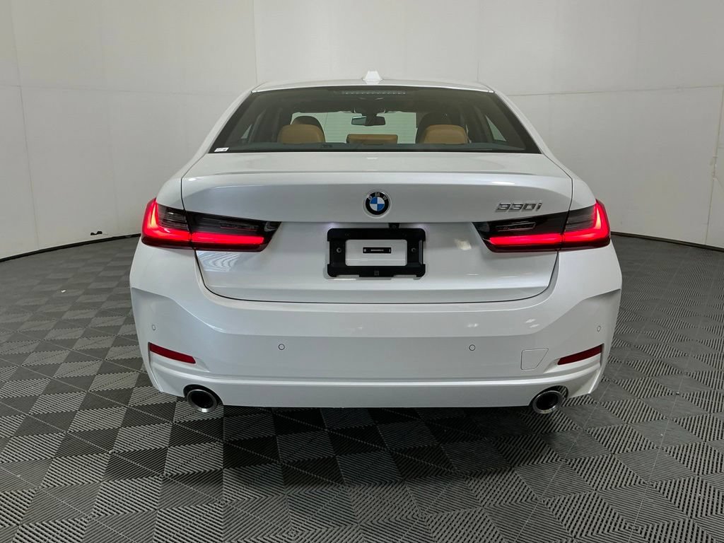 Used 2025 BMW 330i Sedan w/ Premium Package RWD image 6