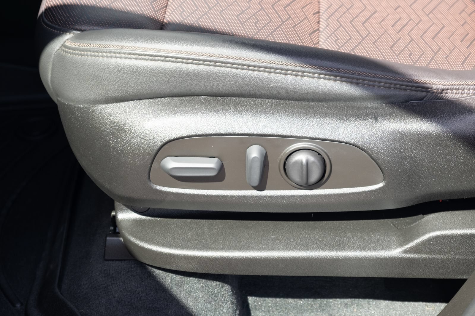 Used 2023 Chevrolet Traverse High Country AWD/4WD image 12