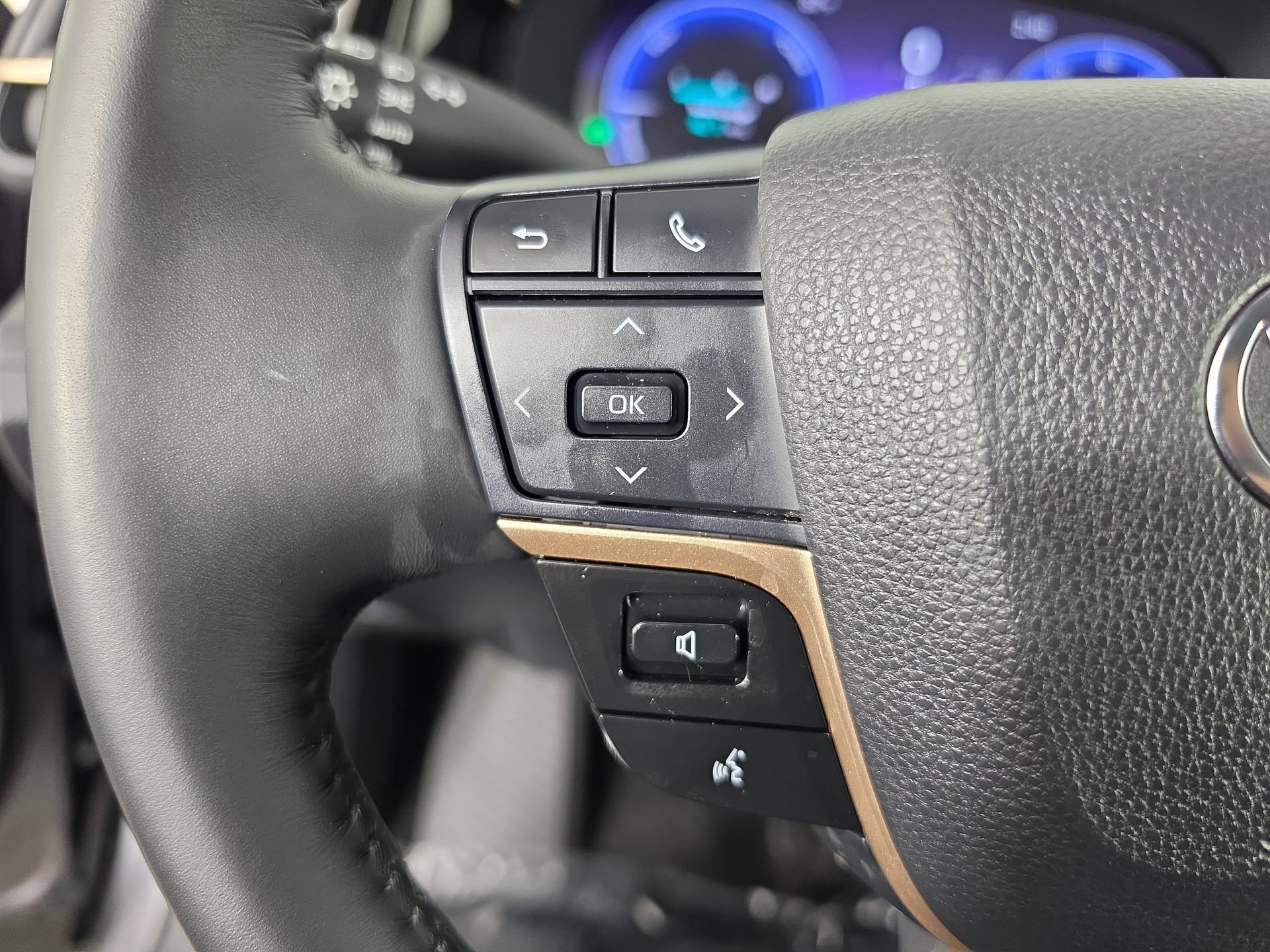 Used 2023 Toyota Crown AWD/4WD image 18