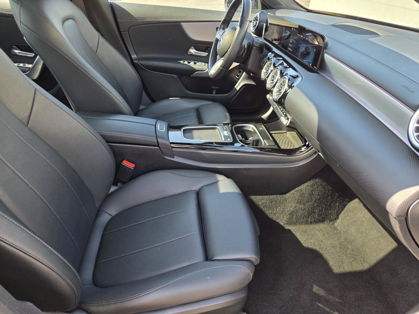 Used 2025 Mercedes-Benz CLA 250 4MATIC image 30