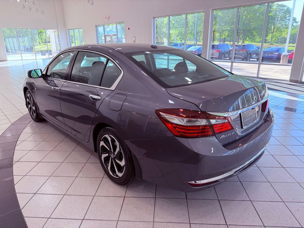 Used 2016 Honda Accord EX image 10