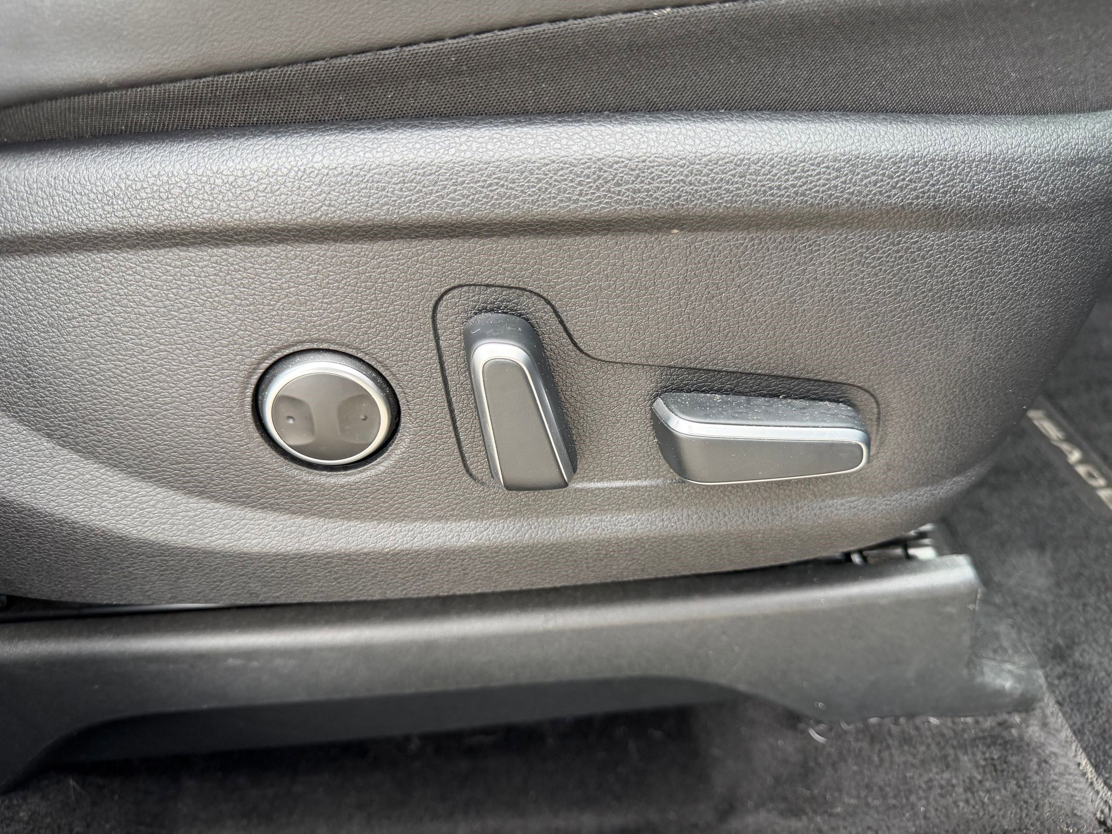 Used 2023 Hyundai Palisade Calligraphy image 28