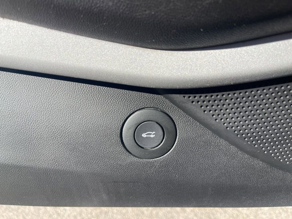 Certified 2022 Chevrolet Camaro LT w/ Technology Package image 31