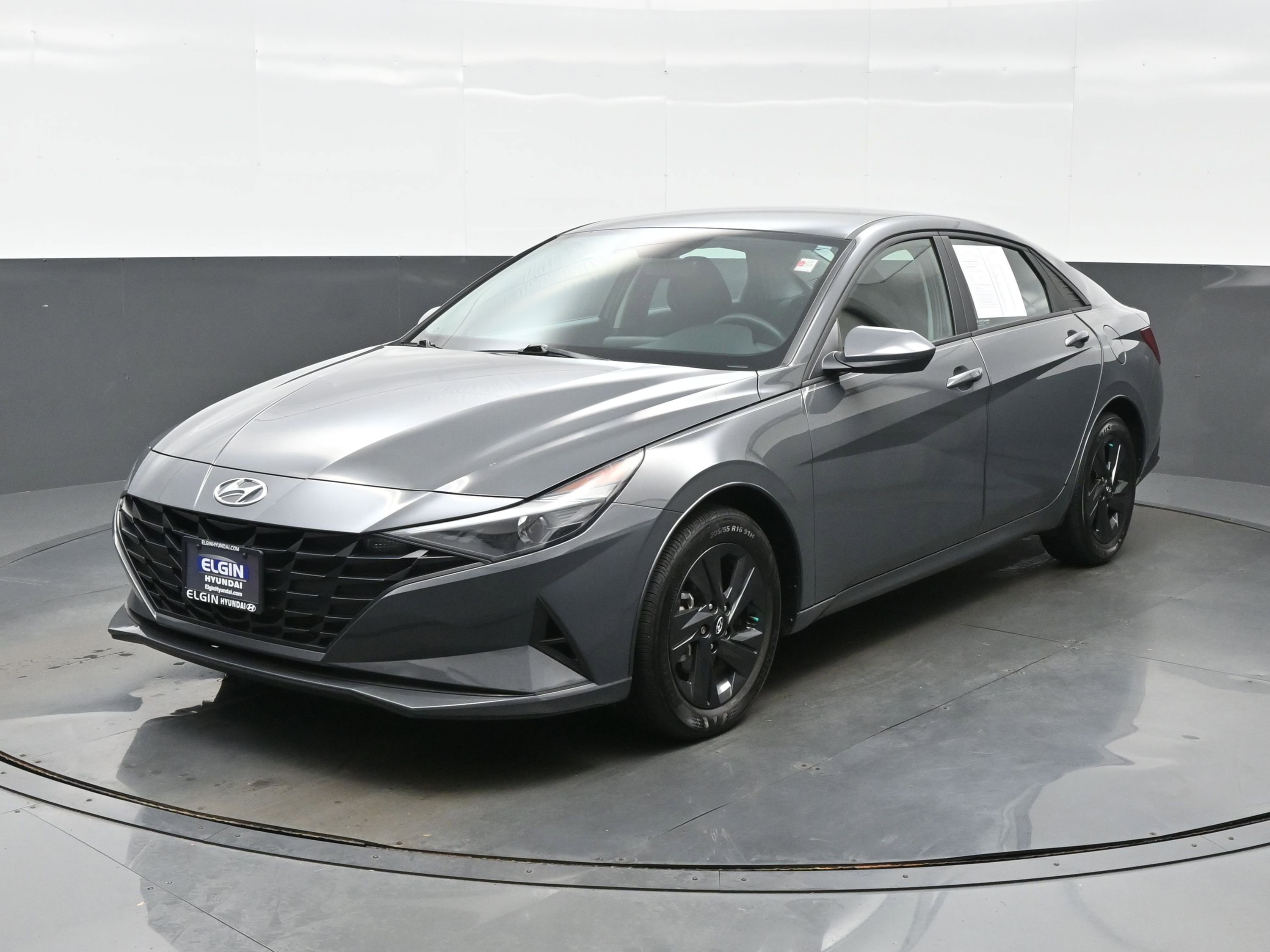 Used 2023 Hyundai Elantra SEL image 2