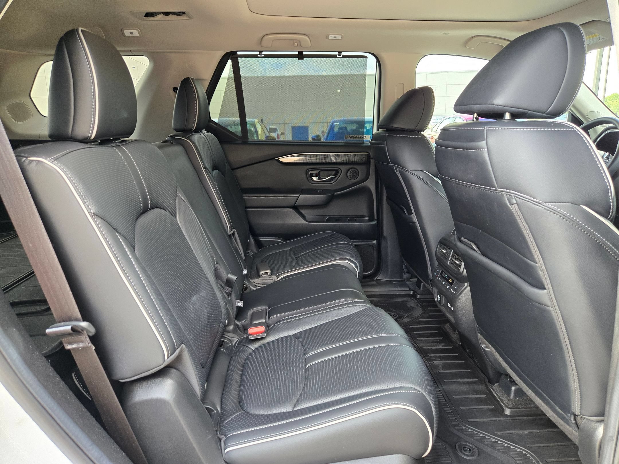 Used 2023 Honda Pilot Elite image 25
