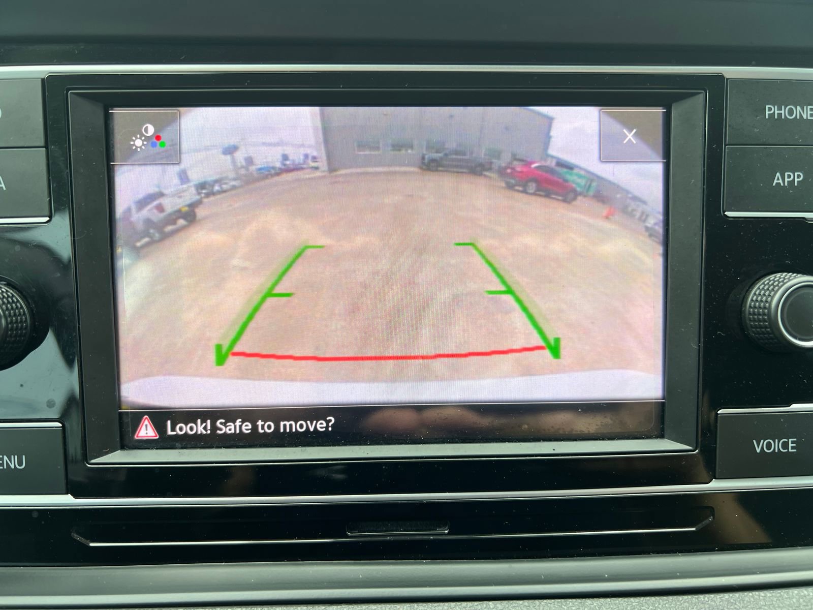 Used 2023 Volkswagen Jetta SE FWD image 32