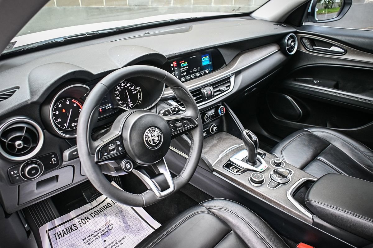 Used 2021 Alfa Romeo Stelvio Ti AWD/4WD image 9
