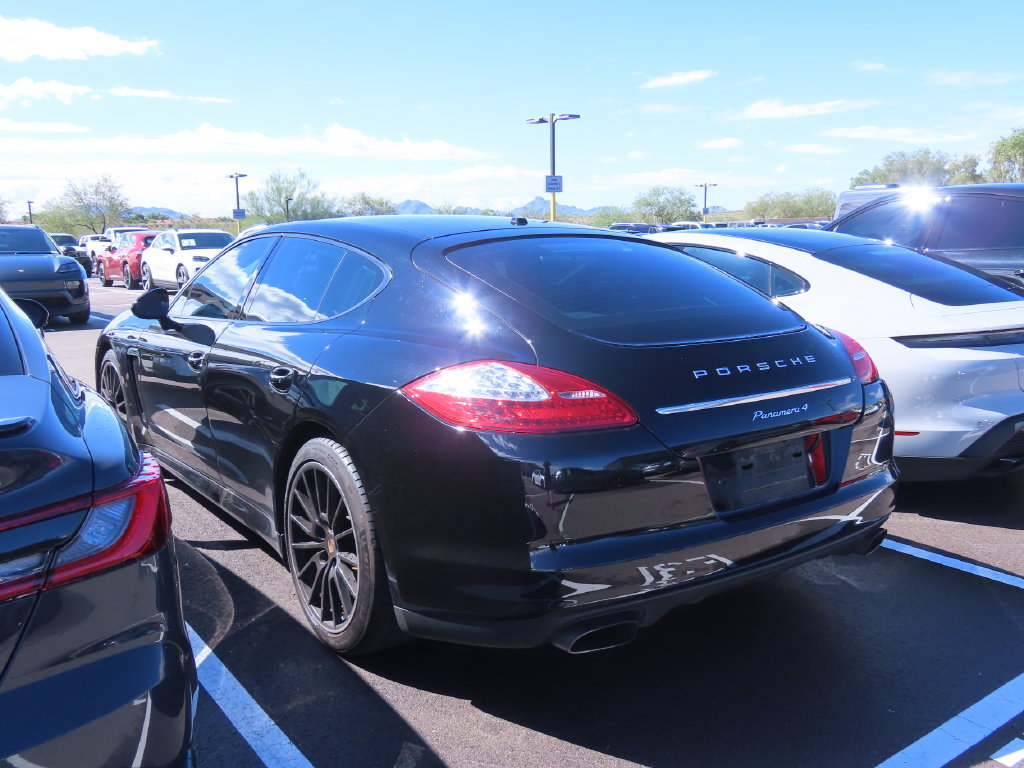 Used 2013 Porsche Panamera 4 image 3