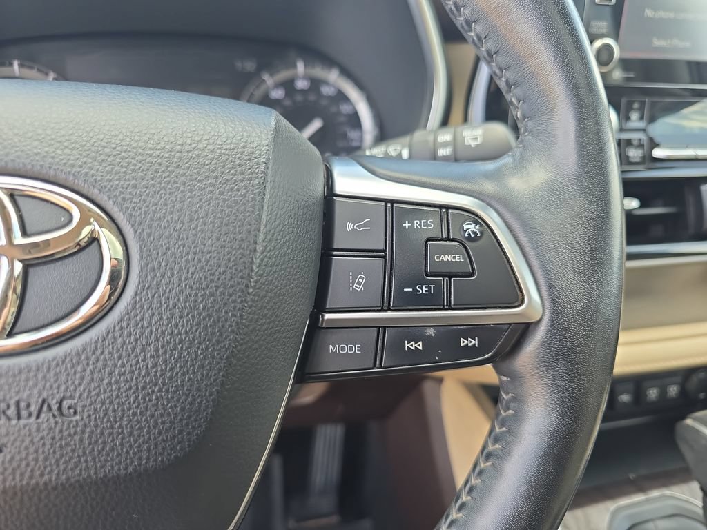 Used 2020 Toyota Highlander Limited w/ Protection Package #3 AWD/4WD image 19