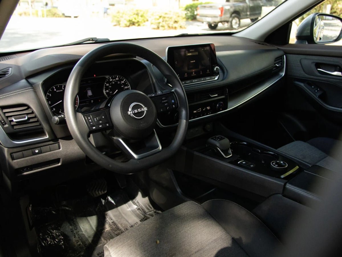 Used 2023 Nissan Rogue SV AWD/4WD image 17