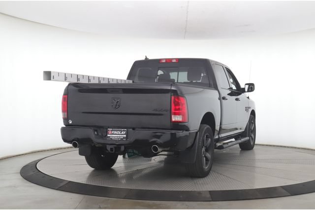 Used 2019 RAM 1500 Classic SLT w/ Black Appearance Group AWD/4WD image 7