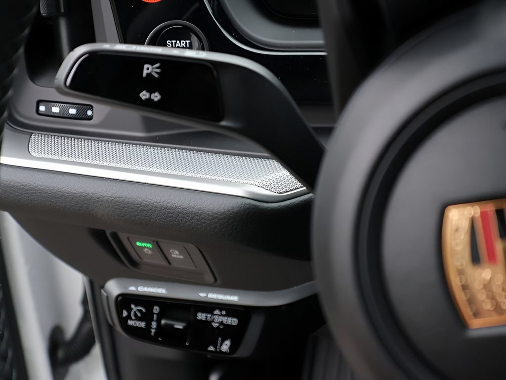 New 2026 Porsche Cayenne AWD/4WD image 32