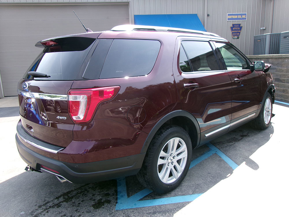Used 2018 Ford Explorer XLT w/ Equipment Group 201A AWD/4WD image 3
