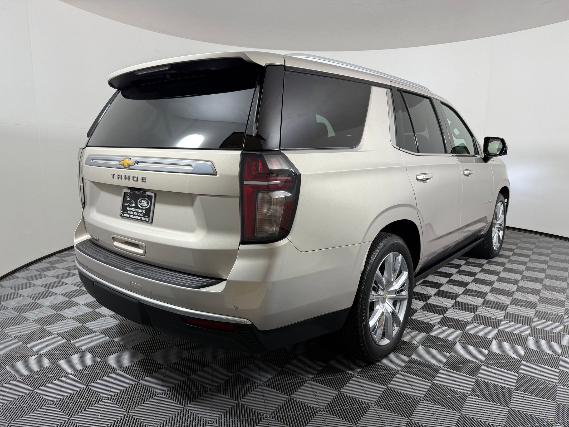 Used 2023 Chevrolet Tahoe High Country image 9