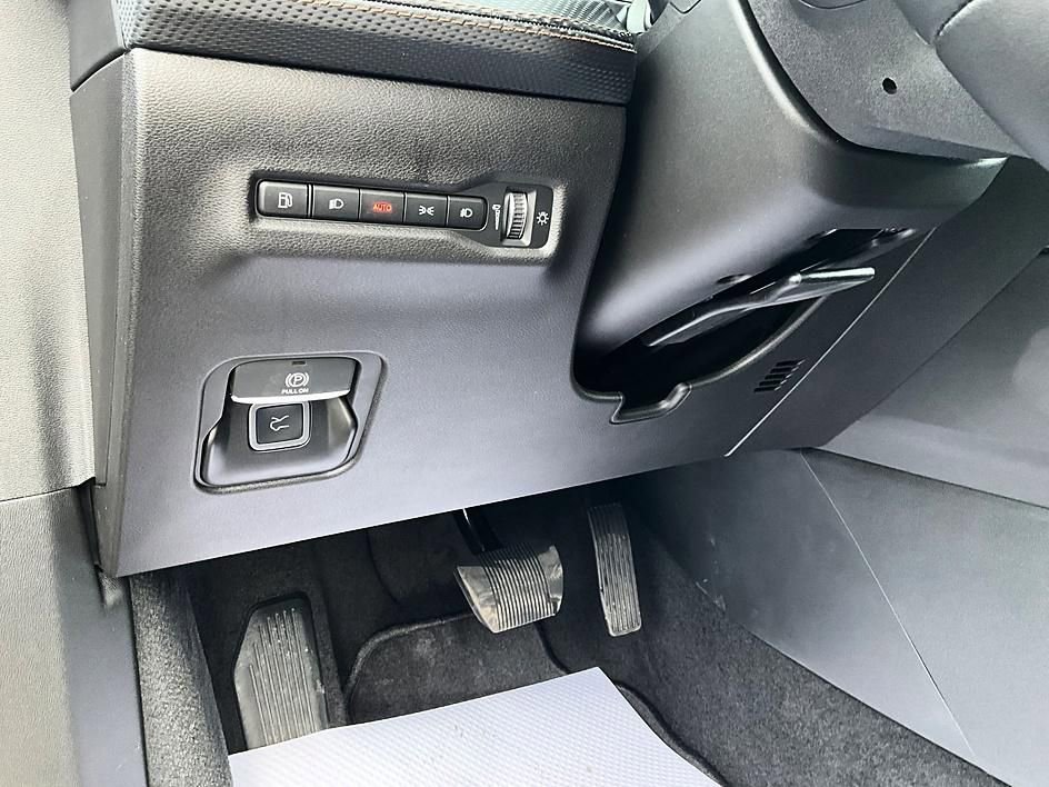 New 2026 Jeep Cherokee Limited AWD/4WD image 17