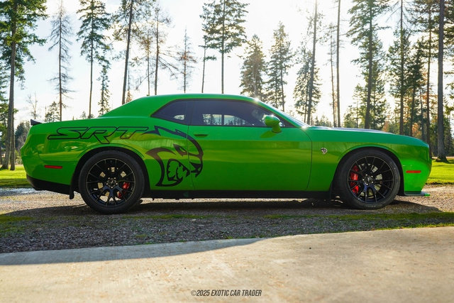 Used 2017 Dodge Challenger SRT Hellcat image 9
