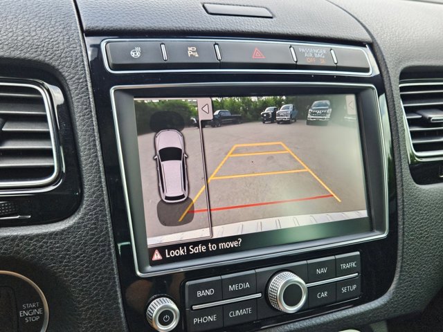 Used 2017 Volkswagen Touareg Wolfsburg Edition image 15