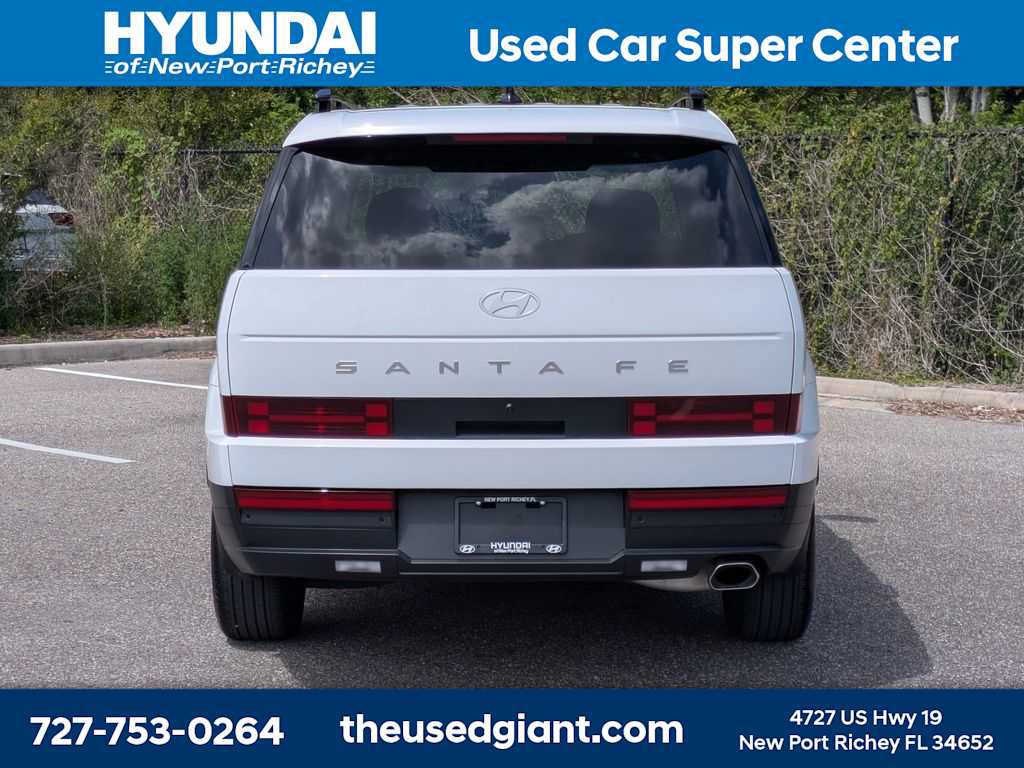 Used 2024 Hyundai Santa Fe SEL FWD image 4