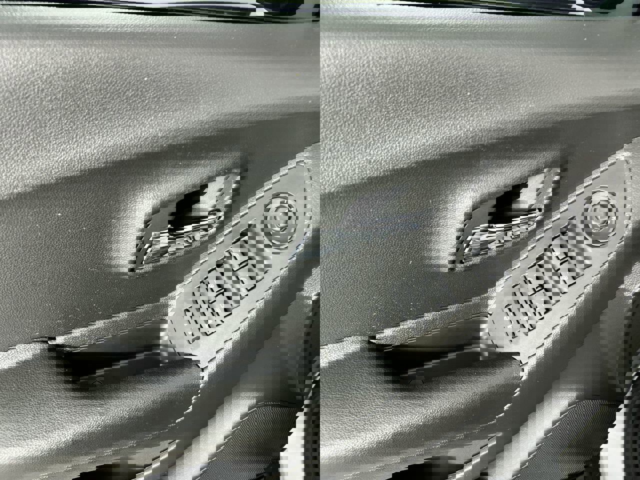 Used 2022 Chevrolet Trax LT w/ LT Convenience Package image 15