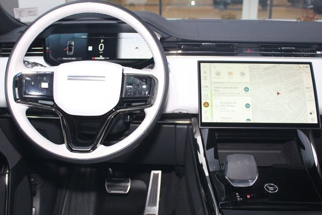 Used 2025 Land Rover Range Rover Sport Dynamic SE image 4