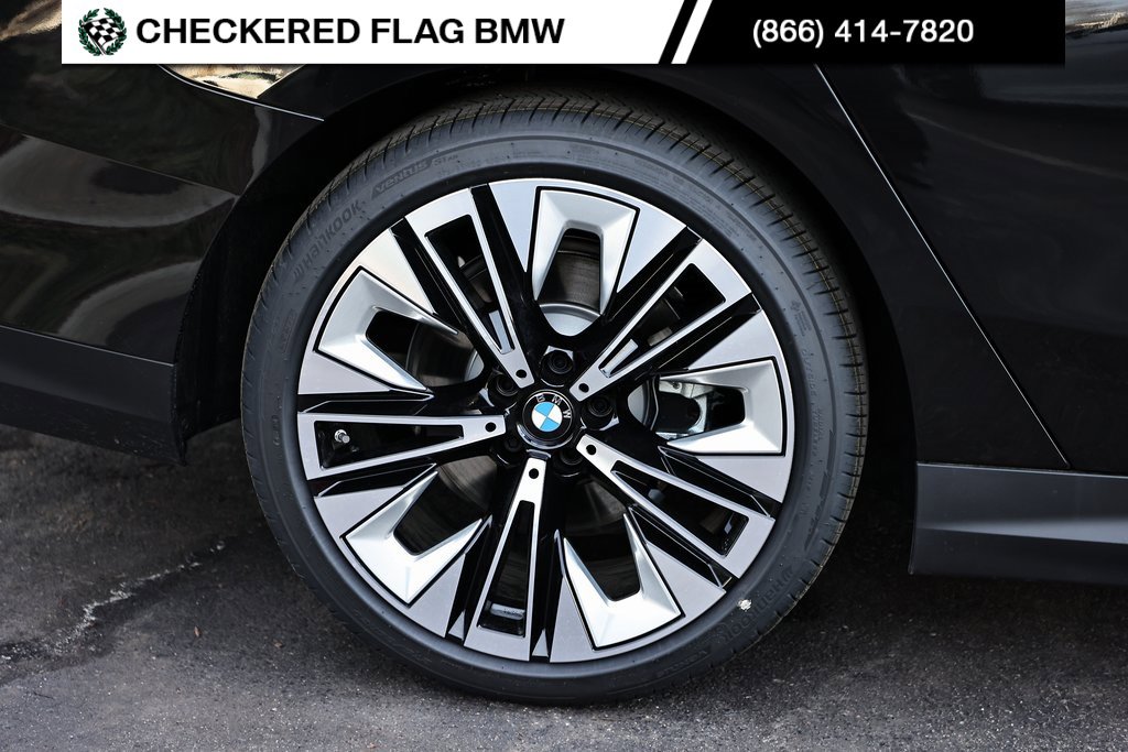 Certified 2025 BMW 530i w/ Premium Package image 6