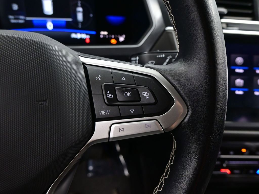 Used 2022 Volkswagen Tiguan SE image 16