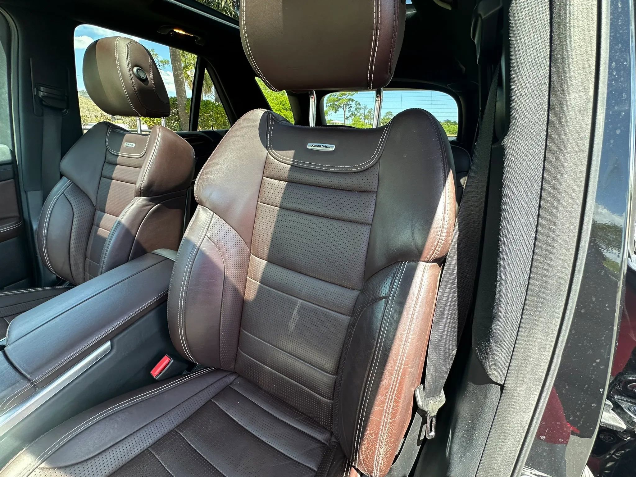 Used 2012 Mercedes-Benz ML 63 AMG 4MATIC w/ AMG Performance Pkg image 44