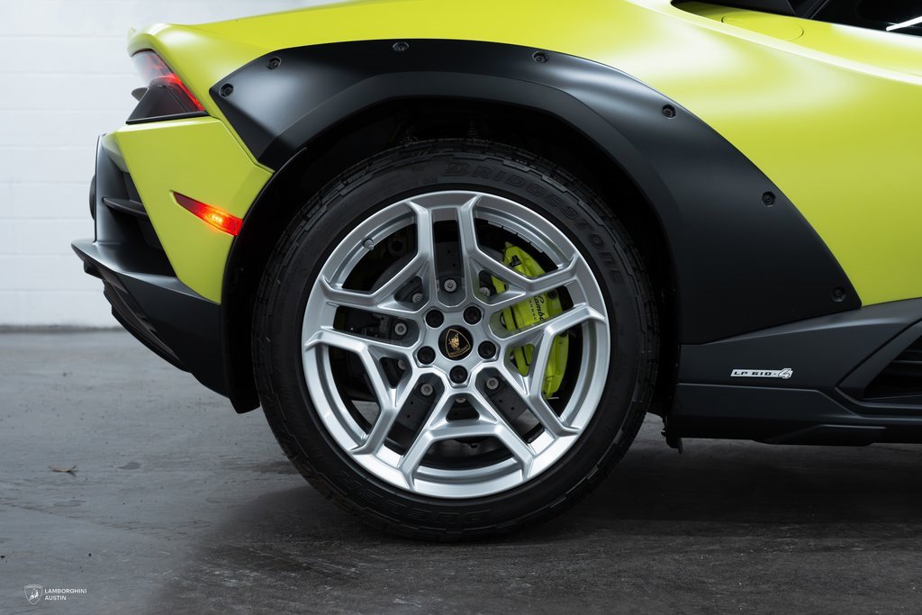 Used 2024 Lamborghini Huracan Sterrato image 16