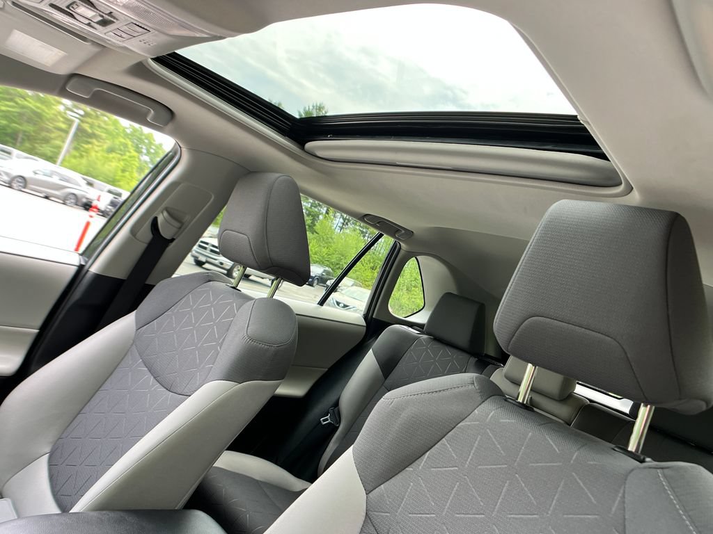 Used 2022 Toyota RAV4 XLE w/ Convenience Package AWD/4WD image 20
