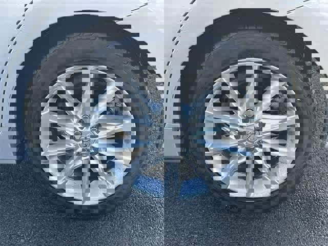 Used 2013 Toyota Prius V Five image 4