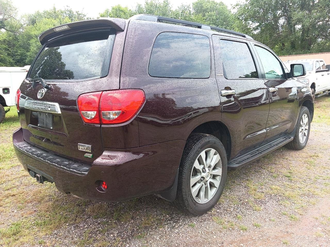 Used 2017 Toyota Sequoia Limited w/ Safety & Convenience Package AWD/4WD image 5