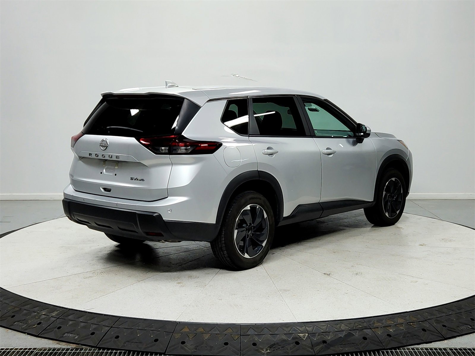 Used 2024 Nissan Rogue SV image 7