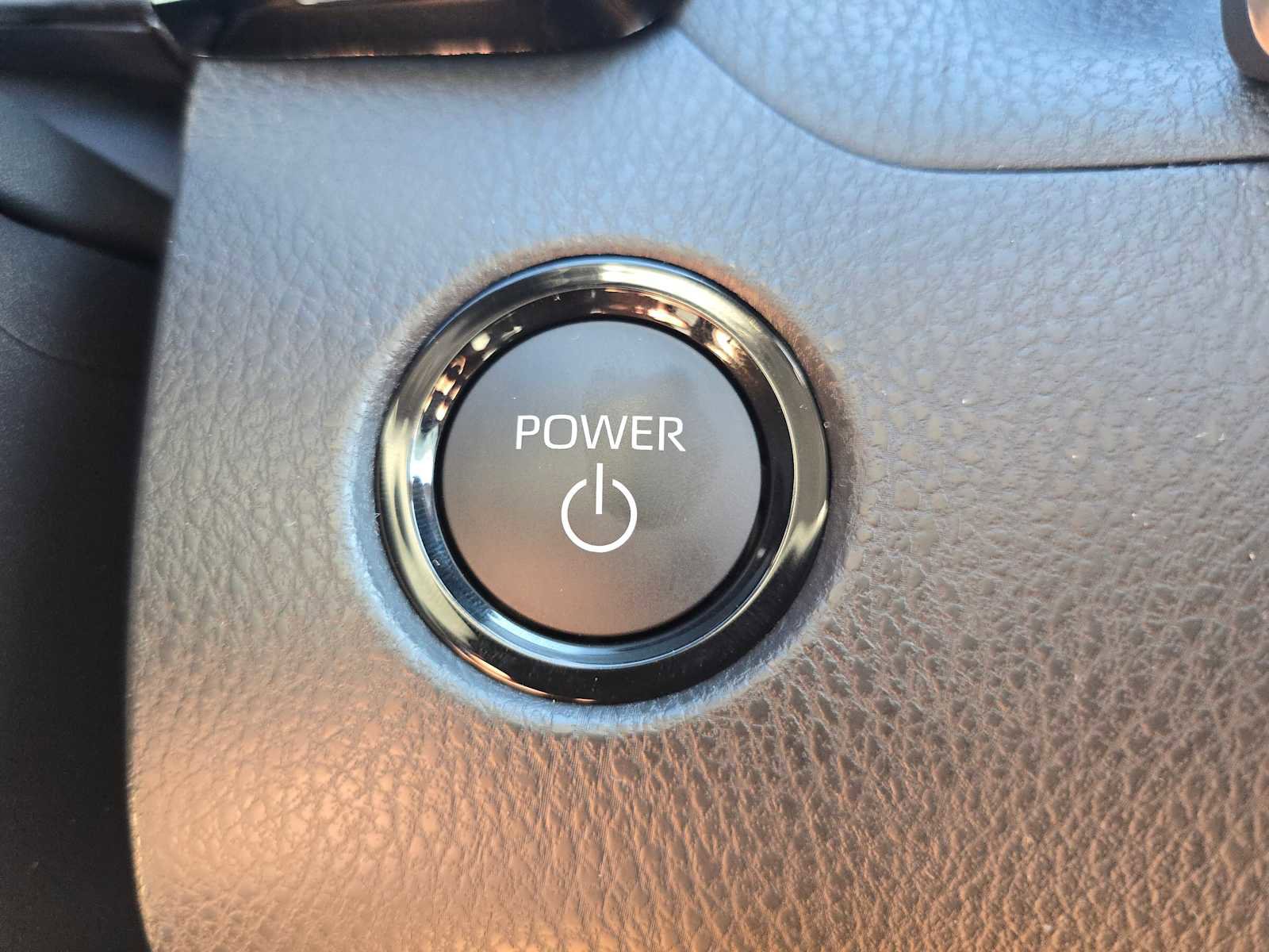 Used 2025 Toyota Camry LE image 32